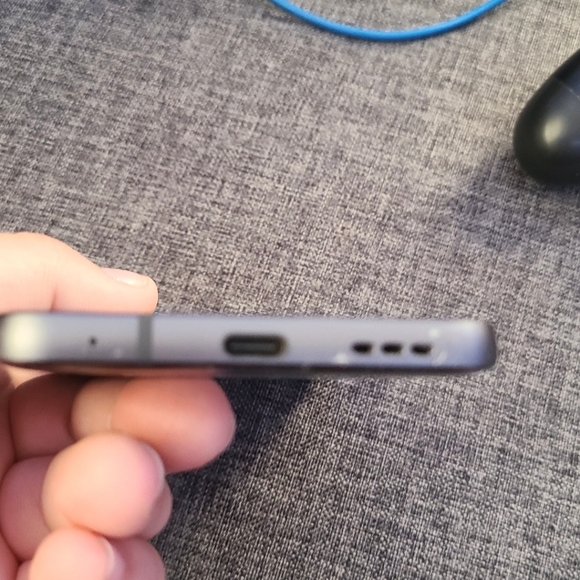 LG G6 smartphone, slightly used w/case GOOD CONDIT - Picture 3 of 8